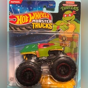 Hot Wheels 2023 Teenaged Mutant Ninja Turtles Raphael Monster Truck